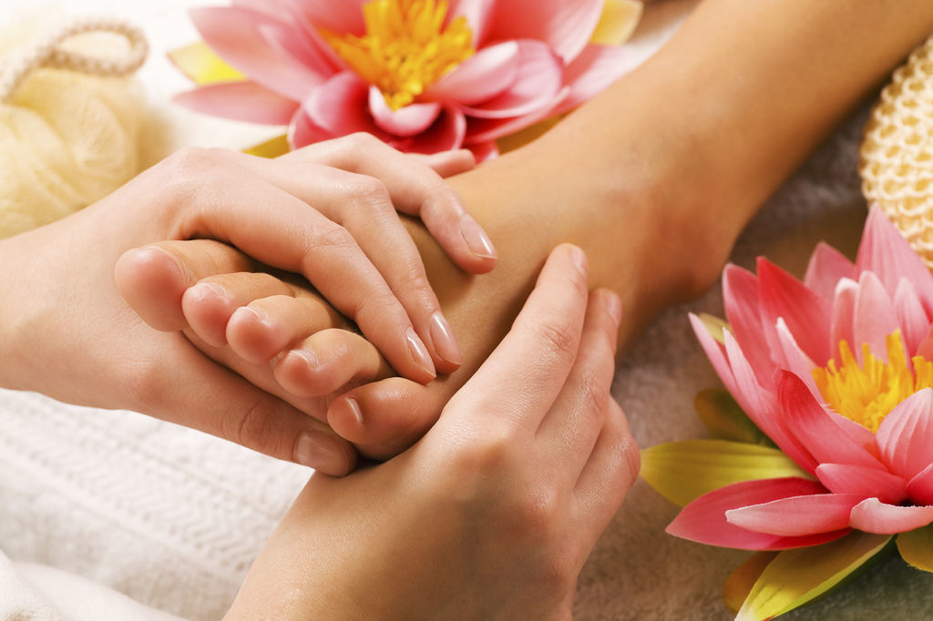 Общий расслабляющий (релакс) массаж маслом всего тела + Фут- масаж (массаж ног)